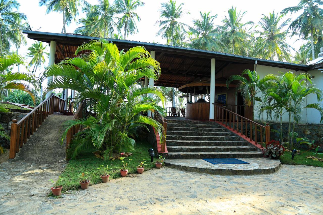 Darwins Beach Resort Tangalle Exterior foto