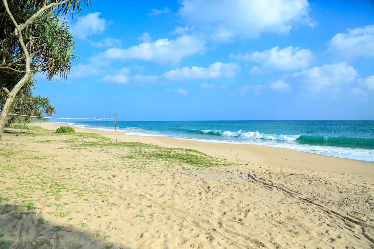 Darwins Beach Resort Tangalle Exterior foto