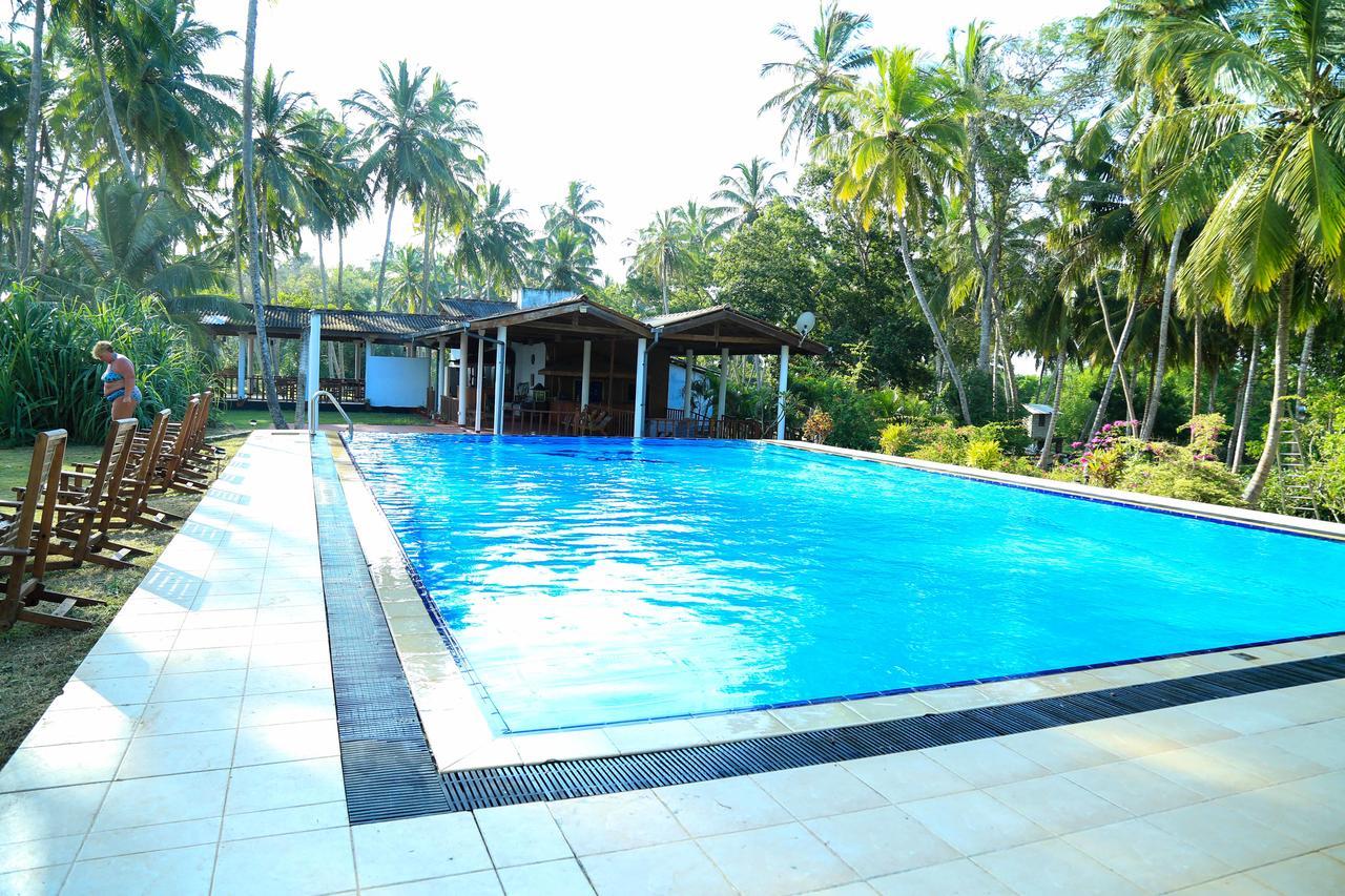 Darwins Beach Resort Tangalle Exterior foto